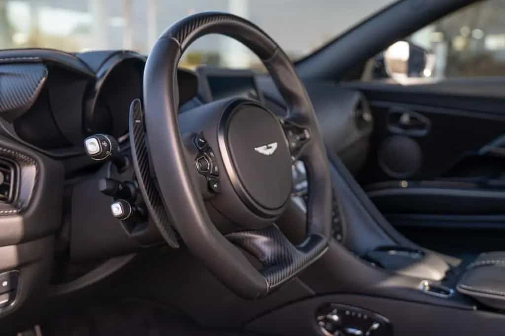 Aston Martin DBS 5.2 V12 11/2019-photo-40