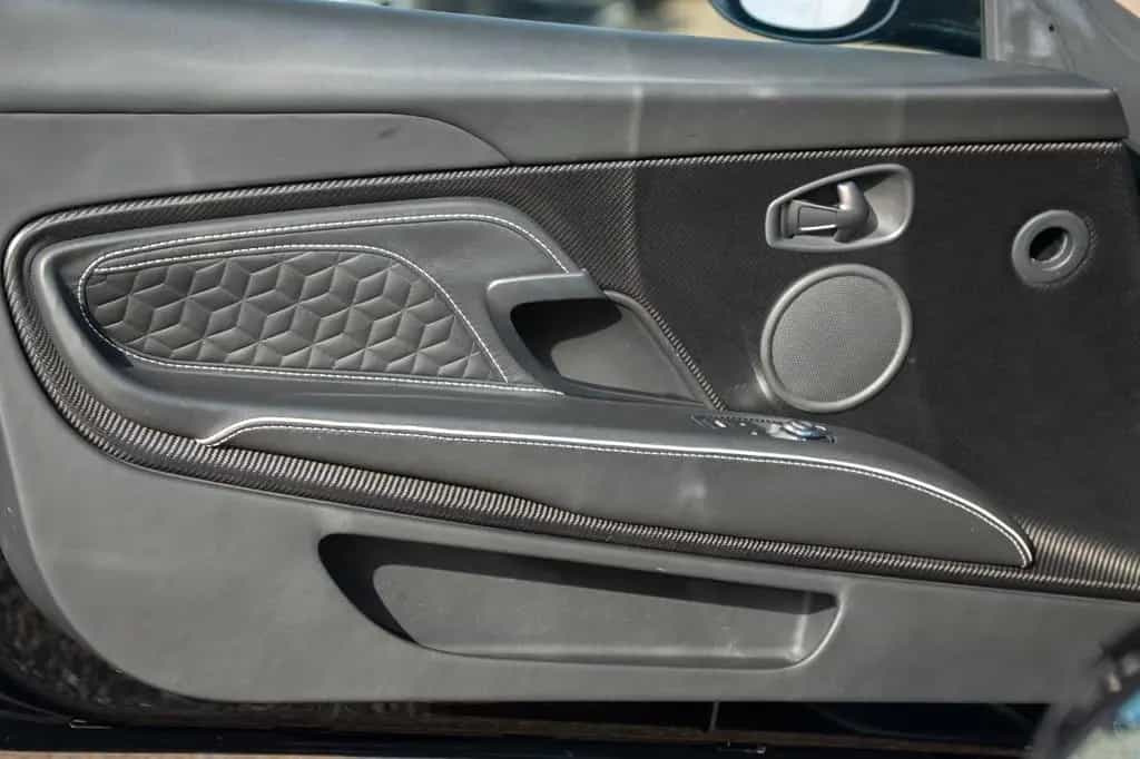 Aston Martin DBS 5.2 V12 11/2019-photo-44