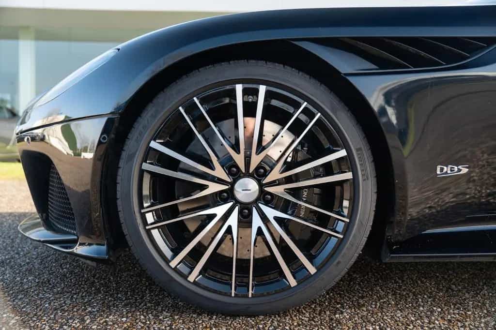 Aston Martin DBS 5.2 V12 11/2019-photo-8