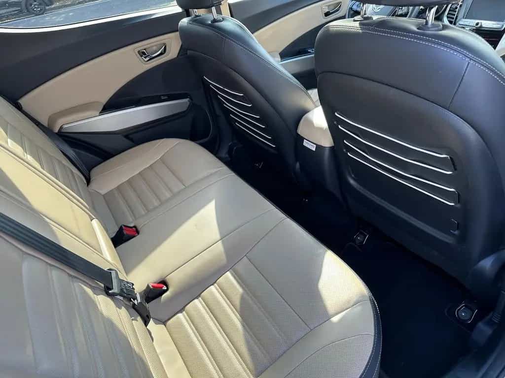 Ssangyong Tivoli 1.6 SAPPHIRE *Automatik+Leder+Navi+Kamera 07/2018-photo-13