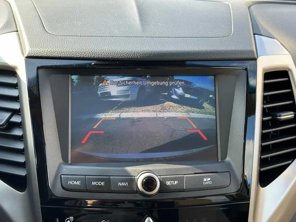 Ssangyong Tivoli 1.6 SAPPHIRE *Automatik+Leder+Navi+Kamera 07/2018-photo-17