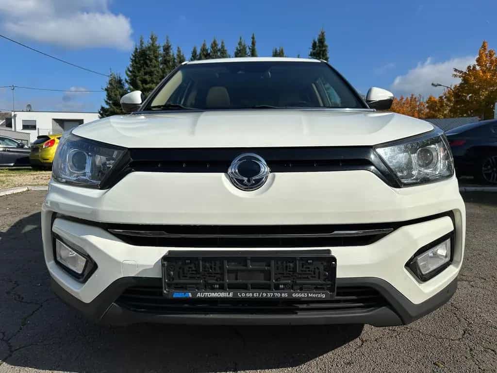 Ssangyong Tivoli 1.6 SAPPHIRE *Automatik+Leder+Navi+Kamera 07/2018-photo-19