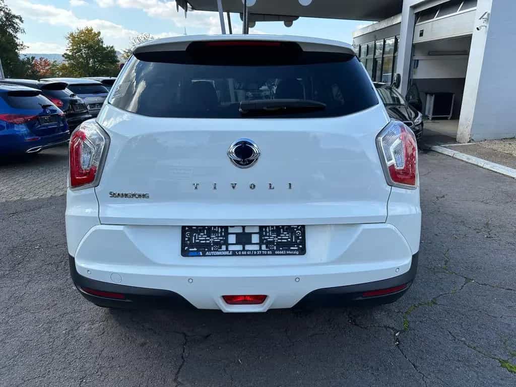Ssangyong Tivoli 1.6 SAPPHIRE *Automatik+Leder+Navi+Kamera 07/2018-photo-5