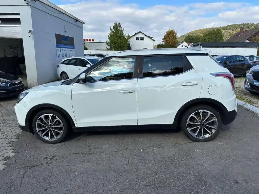 Ssangyong Tivoli 1.6 SAPPHIRE *Automatik+Leder+Navi+Kamera 07/2018-photo-7