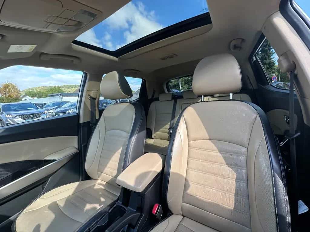 Ssangyong Tivoli 1.6 SAPPHIRE *Automatik+Leder+Navi+Kamera 07/2018-photo-9