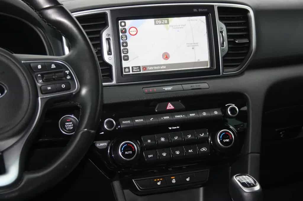 Kia Sportage 1.6GDi DREAM Leder/Navi/Cam/Tem/Pdc/Ahk 08/2017-photo-14