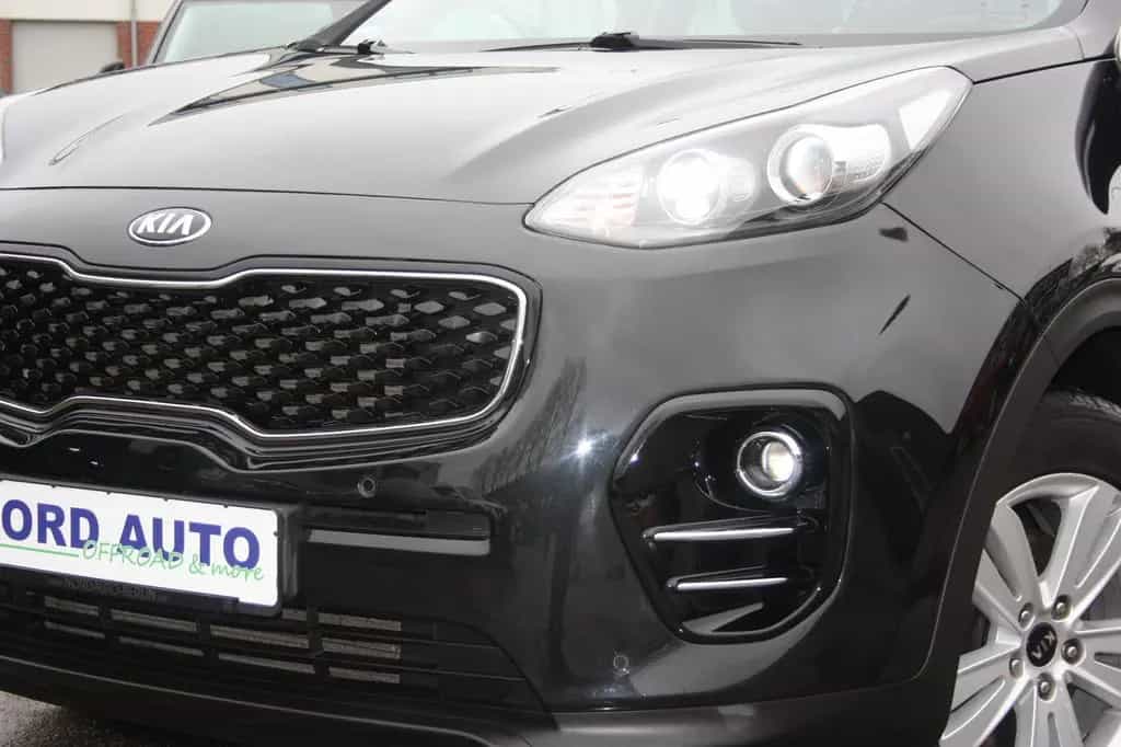 Kia Sportage 1.6GDi DREAM Leder/Navi/Cam/Tem/Pdc/Ahk 08/2017-photo-3