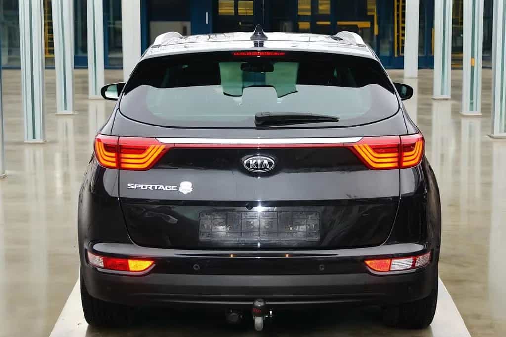Kia Sportage 1.6GDi DREAM Leder/Navi/Cam/Tem/Pdc/Ahk 08/2017-photo-8