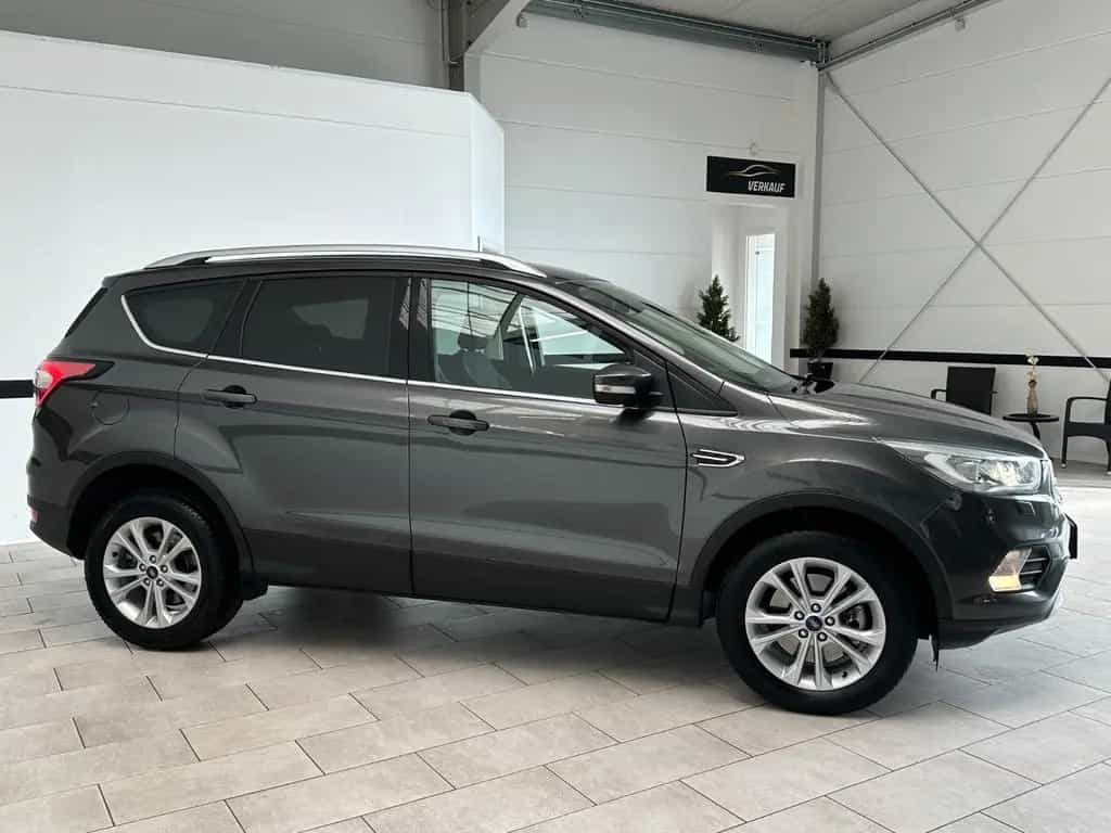 Ford Kuga 1,5 EcoBoost 4x4 Titanium Navi*Xenon* 06/2019-photo-3