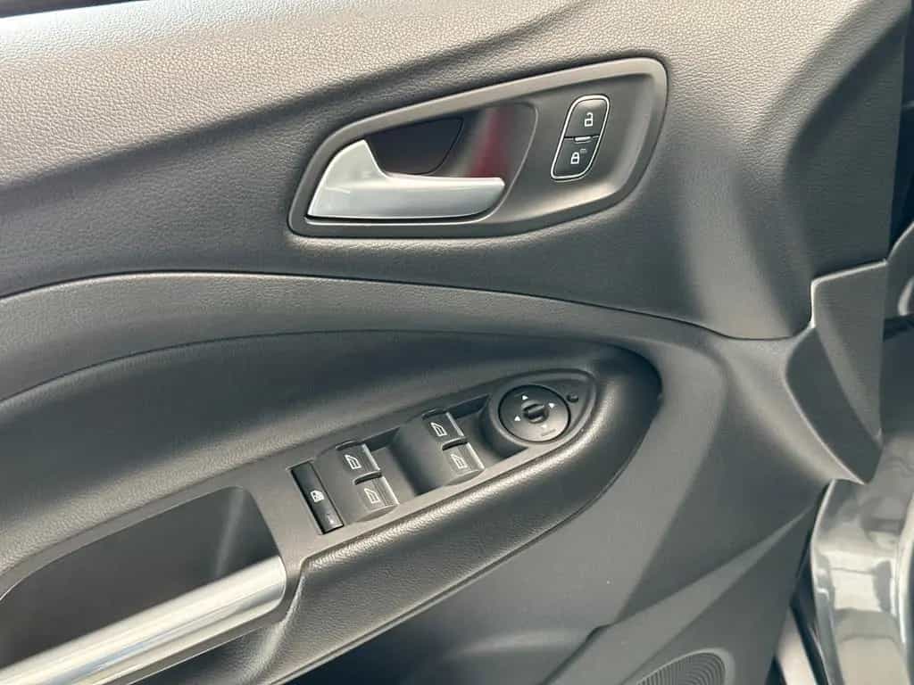 Ford Kuga 1,5 EcoBoost 4x4 Titanium Navi*Xenon* 06/2019-photo-5
