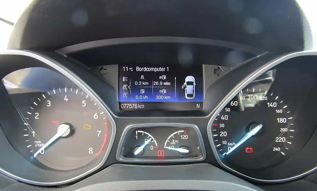 Ford Kuga 1.5 EcoBoost Titanium 4x2 NAVI 04/2019-photo-16