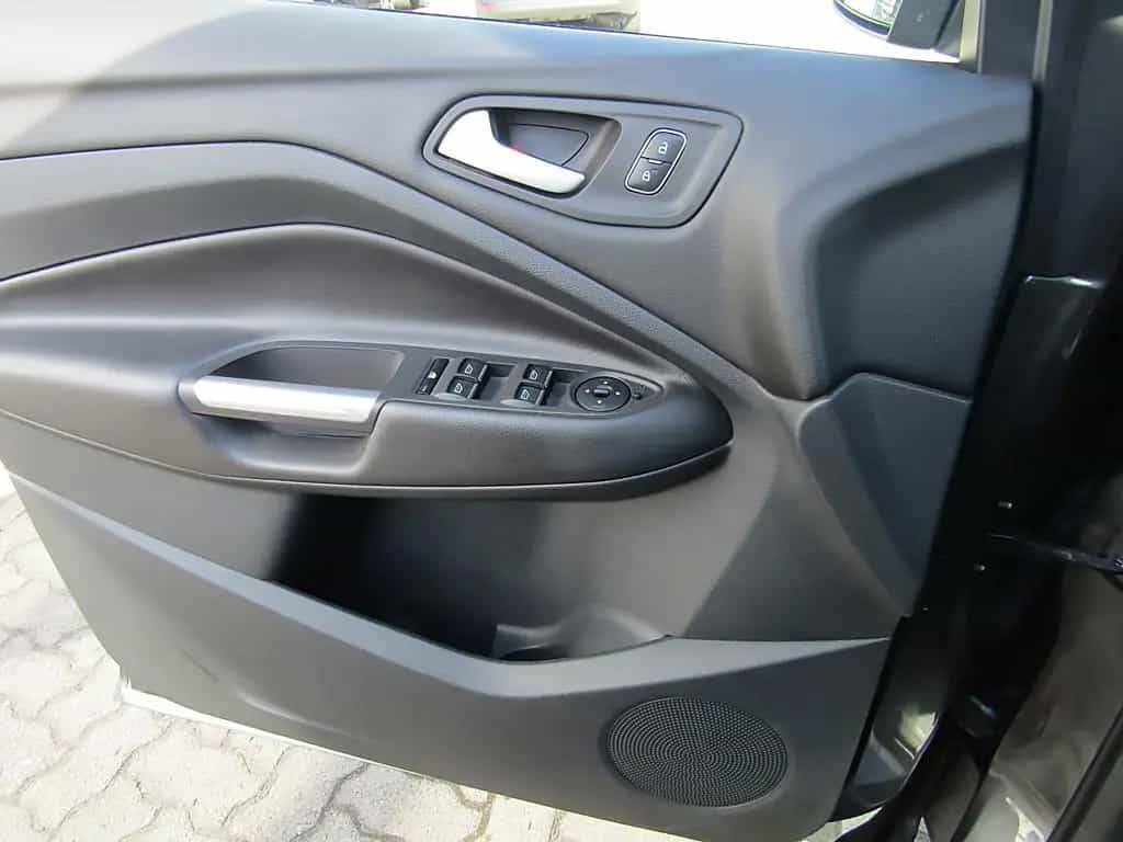 Ford Kuga 1.5 EcoBoost Titanium 4x2 NAVI 04/2019-photo-24