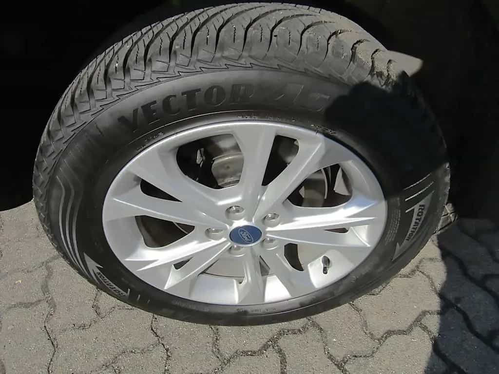 Ford Kuga 1.5 EcoBoost Titanium 4x2 NAVI 04/2019-photo-25