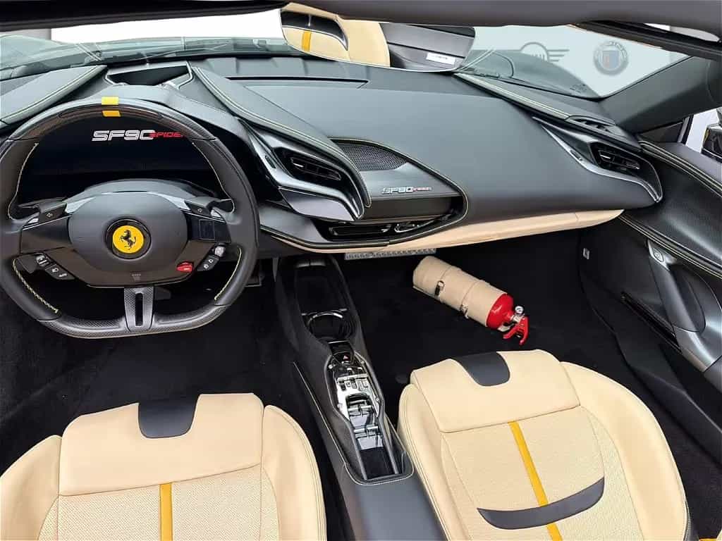 Ferrari SF90 Spider Tailormade 06/2022-photo-5