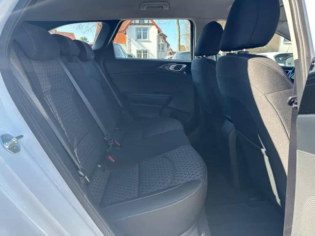 Kia cee'd Sportswagon 1,5 T-GDI "Vision" 05/2021-photo-16