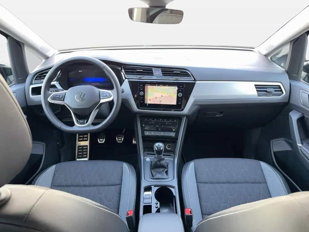 Volkswagen Touran Comfortline 1,5 l TSI Navigation ACC Rück 07/2025-photo-10