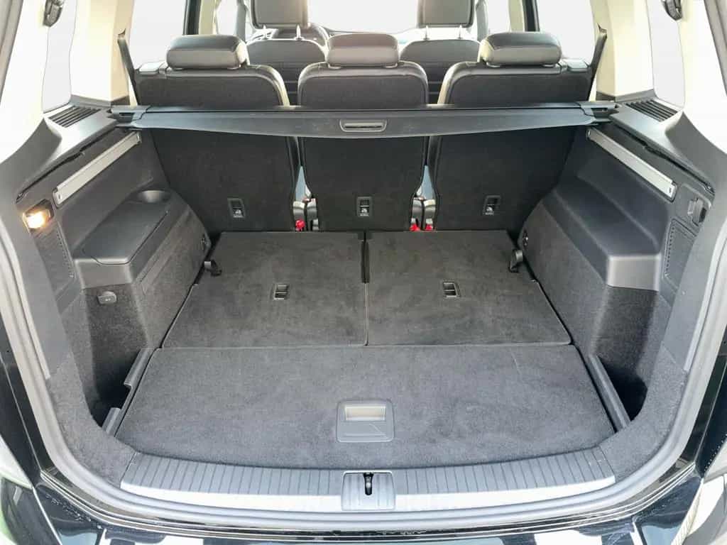 Volkswagen Touran Comfortline 1,5 l TSI Navigation ACC Rück 07/2025-photo-12