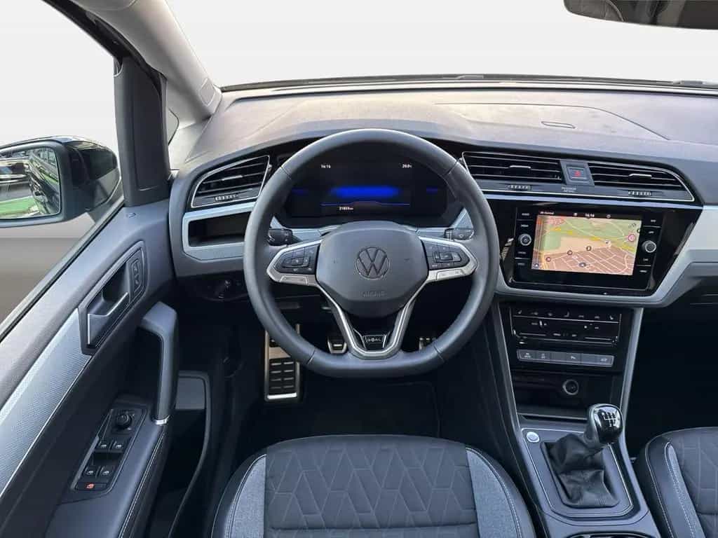Volkswagen Touran Comfortline 1,5 l TSI Navigation ACC Rück 07/2025-photo-13
