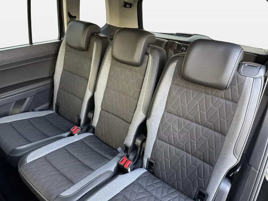 Volkswagen Touran Comfortline 1,5 l TSI Navigation ACC Rück 07/2025-photo-14
