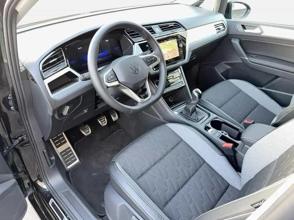 Volkswagen Touran Comfortline 1,5 l TSI Navigation ACC Rück 07/2025-photo-8