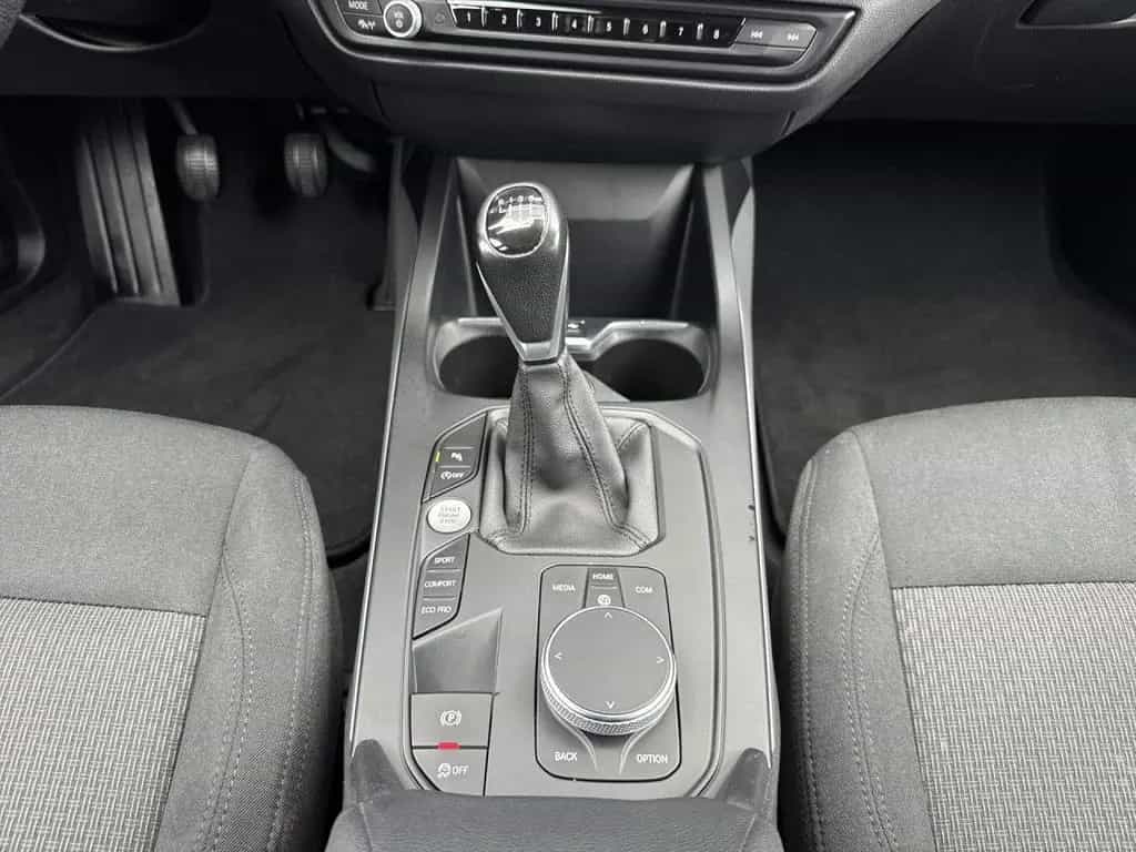 BMW 1 Series 118i Advantage LED Tempo DAB ActiveGuard PDC 16" 01/2022-photo-16