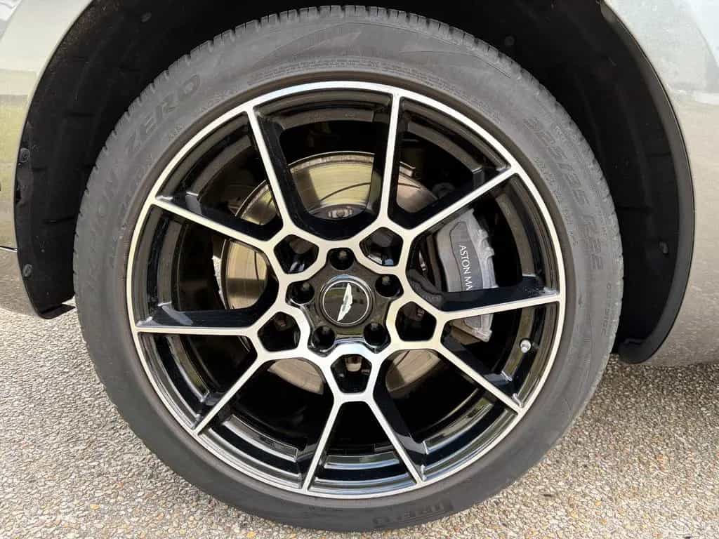 Aston Martin DBX 4.0 V8 12/2021-photo-17