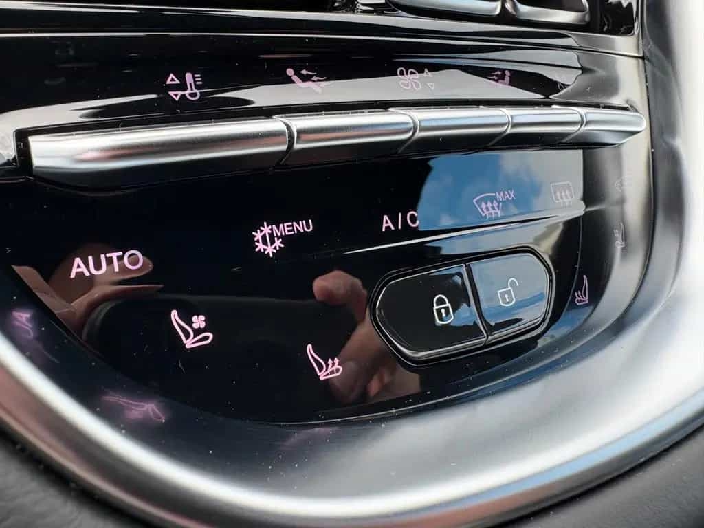 Aston Martin DBX 4.0 V8 12/2021-photo-31