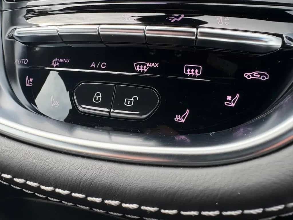 Aston Martin DBX 4.0 V8 12/2021-photo-32