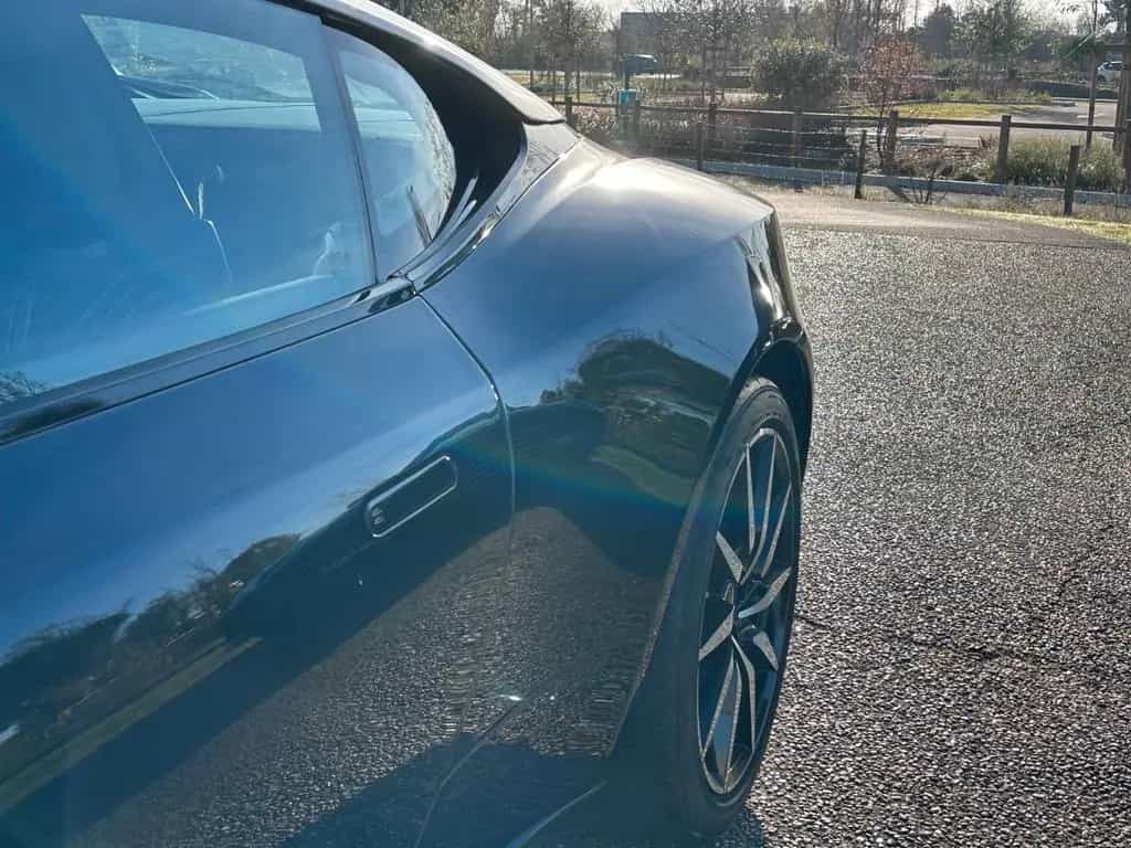 Aston Martin DB11 5.2 V12 AMR 03/2017-photo-9