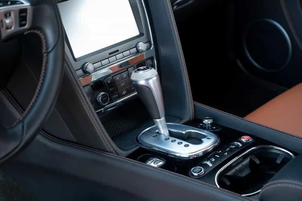 Bentley Continental GT 4.0 V8 Mulliner 11/2012-photo-19