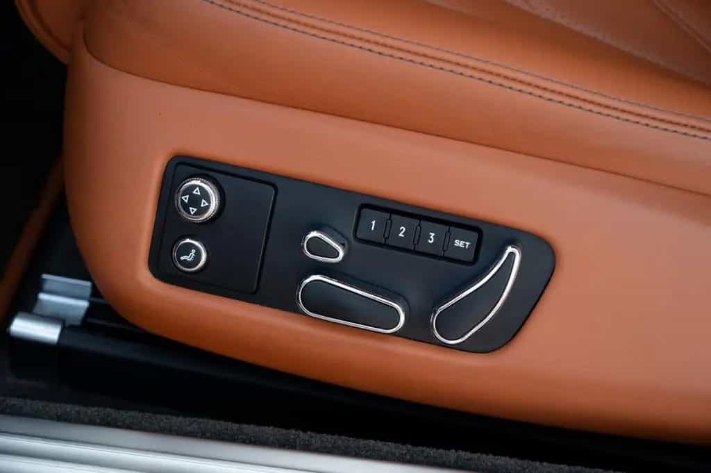 Bentley Continental GT 4.0 V8 Mulliner 11/2012-photo-23
