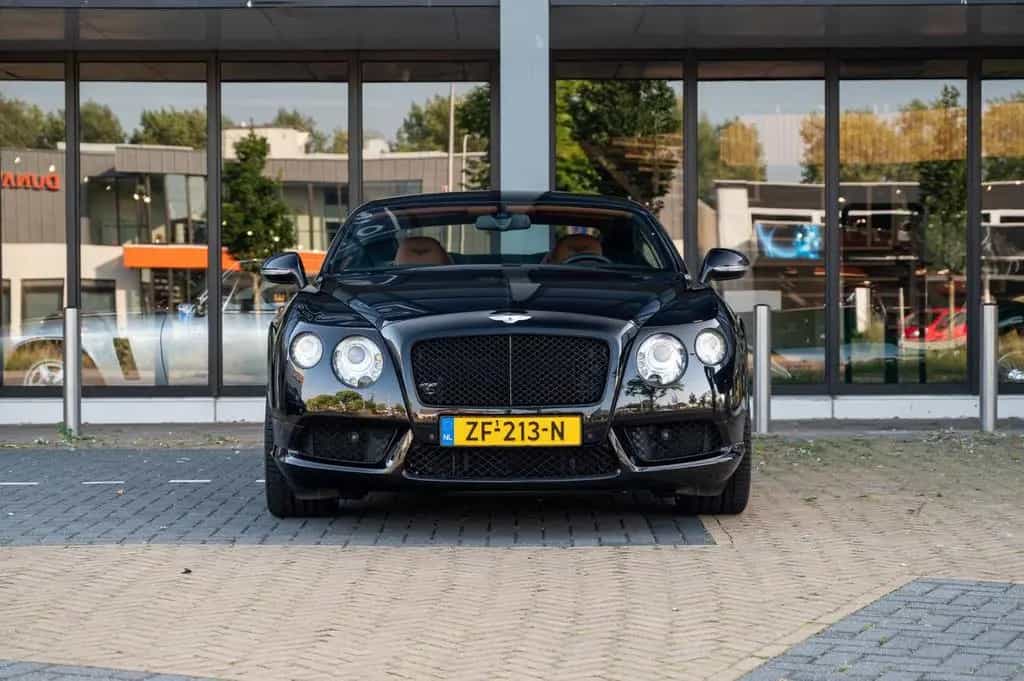 Bentley Continental GT 4.0 V8 Mulliner 11/2012-photo-3