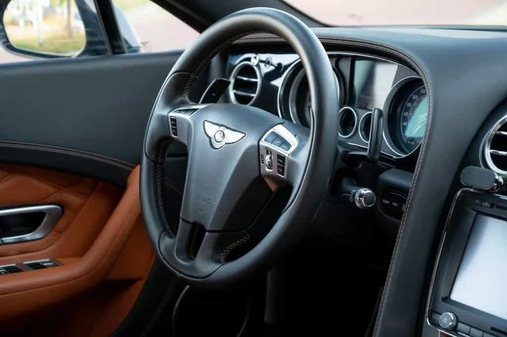 Bentley Continental GT 4.0 V8 Mulliner 11/2012-photo-47