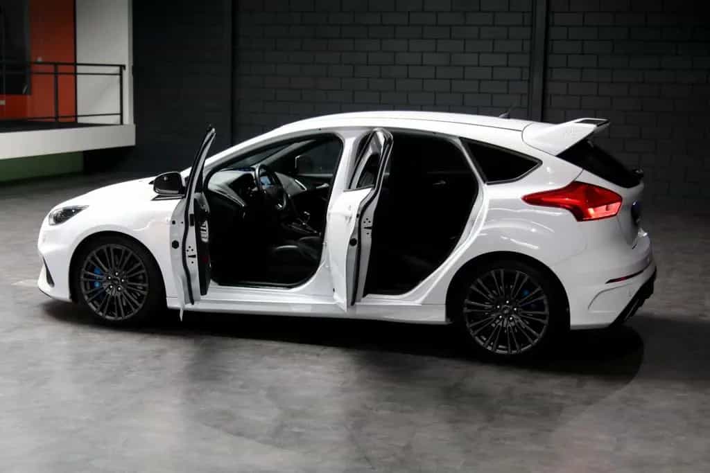 Ford Focus RS 350 PS Schalensitze Kamera Brembo 1 Han 10/2016-photo-7