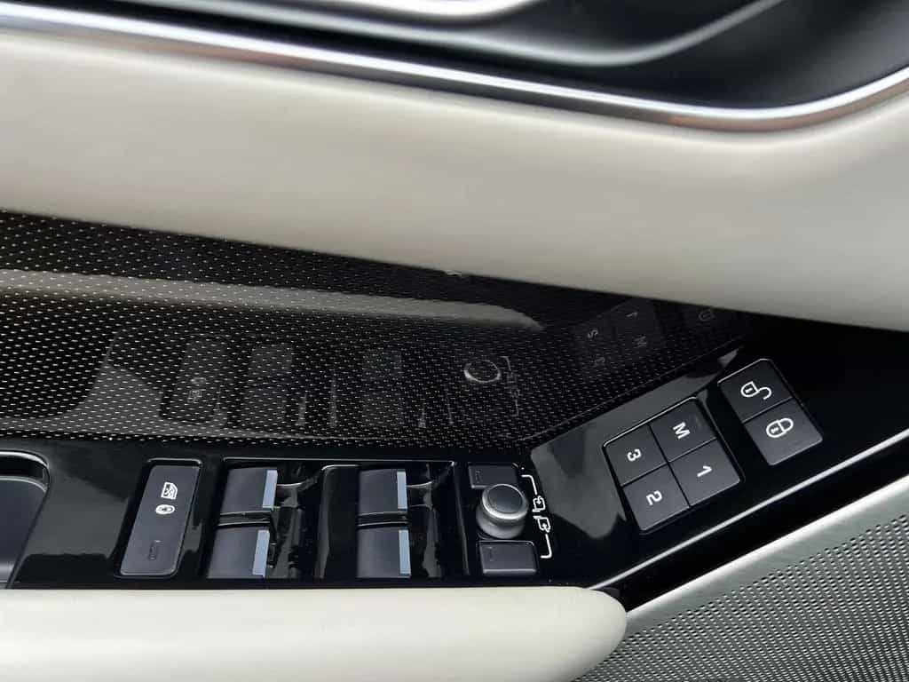 Land Rover Range Rover Rover Velar D300 HSE R-Dynamic Black-Pack* 04/2020-photo-23