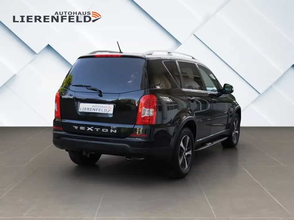 Ssangyong REXTON 2.0 TD Sapphire 4x4 7 Sitze AHK 08/2015-photo-6