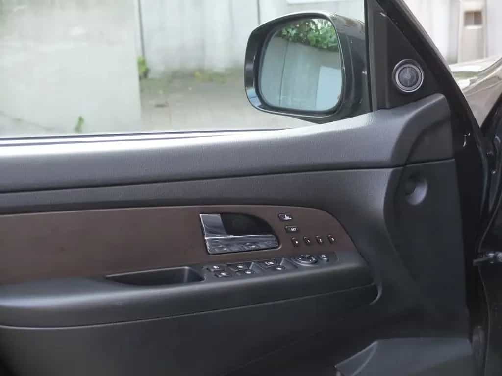 Ssangyong REXTON 2.0 TD Sapphire 4x4 7 Sitze AHK 08/2015-photo-7