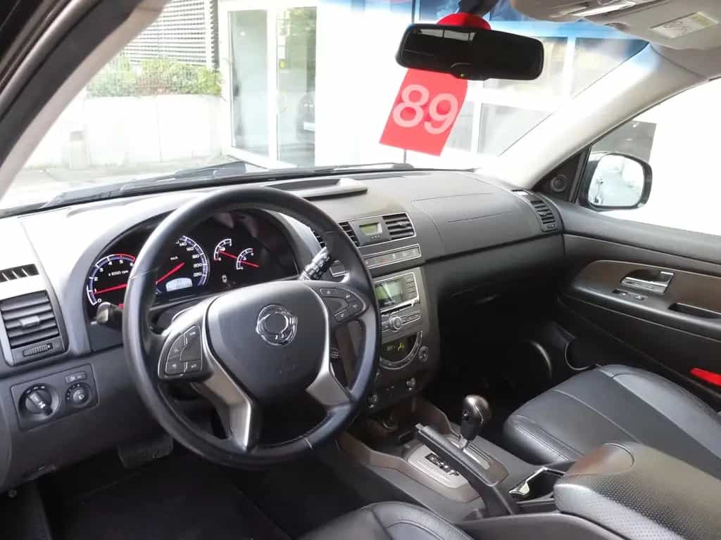 Ssangyong REXTON 2.0 TD Sapphire 4x4 7 Sitze AHK 08/2015-photo-8