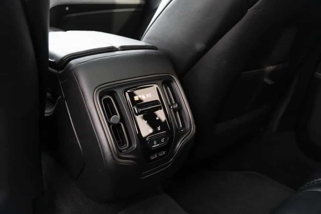 Aston Martin DBX 4.0 V8 12/2020-photo-18