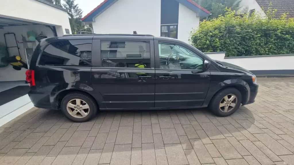 Dodge Grand Caravan 07/2012-photo-2