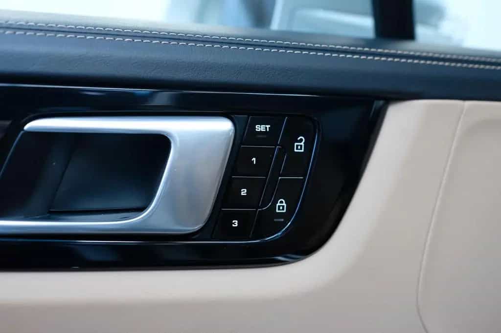Porsche Cayenne Coupe E-Hybrid/PANO/MATRIX/360/HEAD 12/2020-photo-19