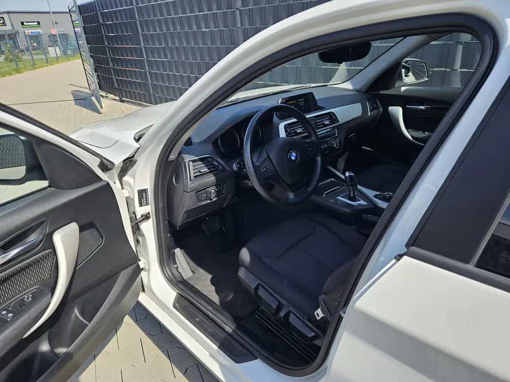 BMW 1 Series 118 i Edition M Sport Shadow Automatik SHZ 2.HD 08/2018-photo-7