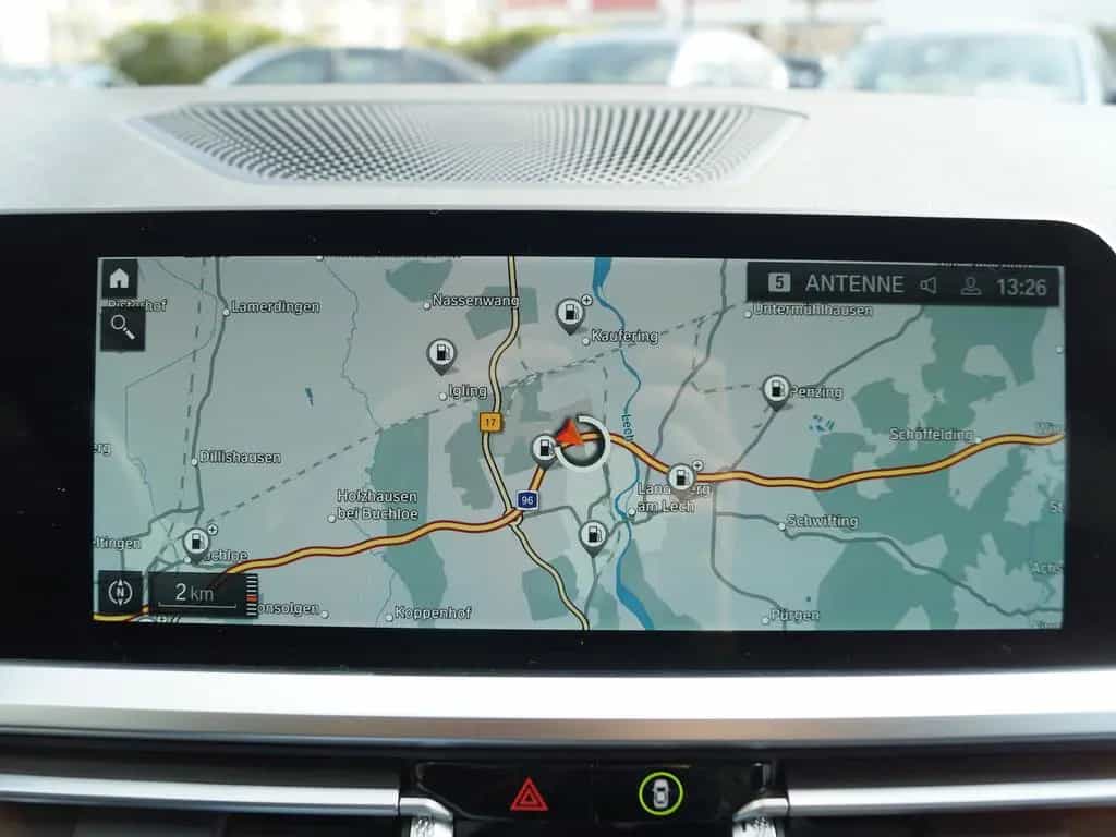 BMW 3 Series 330i A Lim. Sport Line *Navi * LED * ACC * AHK 03/2021-photo-13