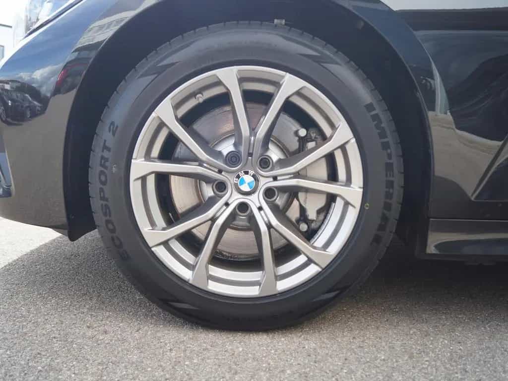 BMW 3 Series 330i A Lim. Sport Line *Navi * LED * ACC * AHK 03/2021-photo-19