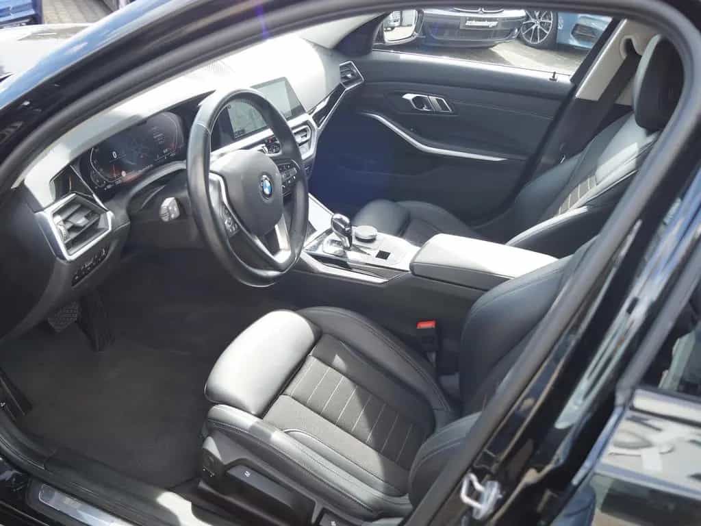 BMW 3 Series 330i A Lim. Sport Line *Navi * LED * ACC * AHK 03/2021-photo-6