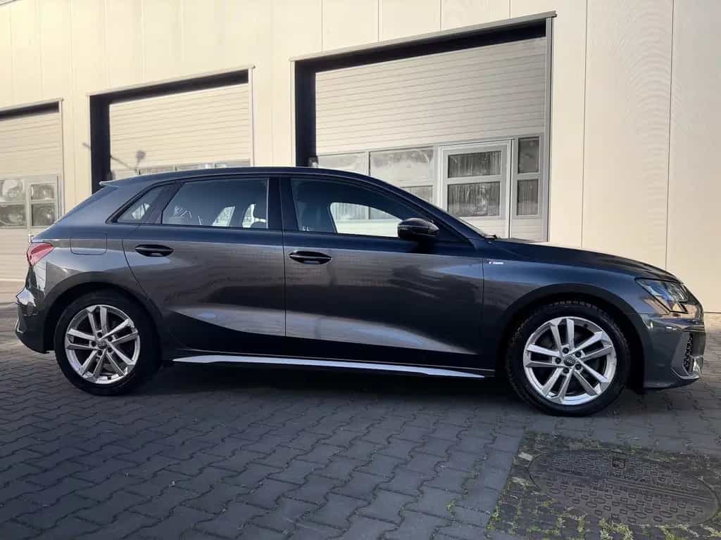 Audi A3 35 TDI S- line / Keyless / Virtual Cockpit 08/2020-photo-10