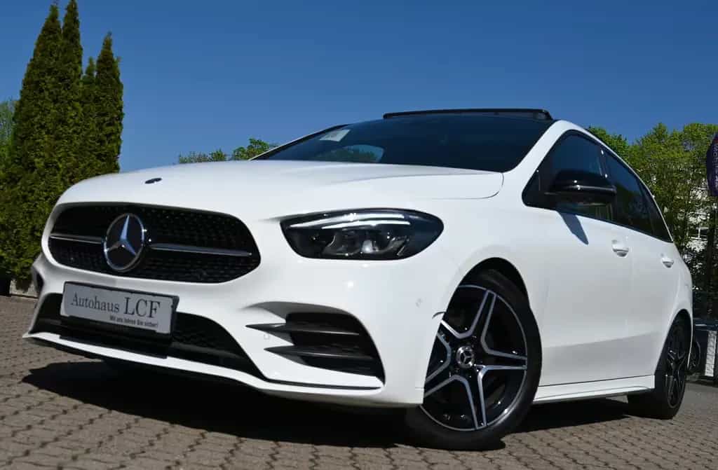 Mercedes-Benz B 220 d AMG Line PANO LEDER AUTOM 360°CAM LED 02/2019-photo-0