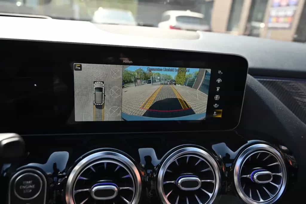 Mercedes-Benz B 220 d AMG Line PANO LEDER AUTOM 360°CAM LED 02/2019-photo-10