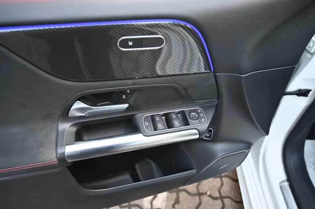 Mercedes-Benz B 220 d AMG Line PANO LEDER AUTOM 360°CAM LED 02/2019-photo-15