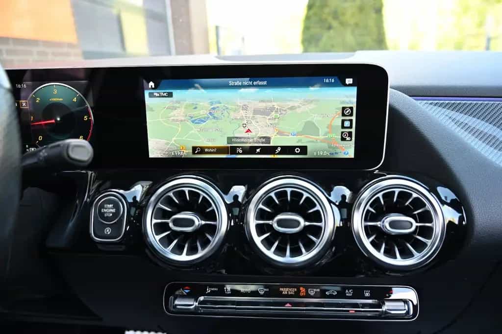 Mercedes-Benz B 220 d AMG Line PANO LEDER AUTOM 360°CAM LED 02/2019-photo-19